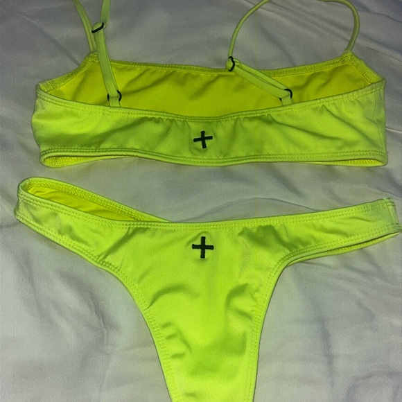 Coulbourne Bikini Set - Bliss Top & Bunni Bottom in Acid XS - Picture 4 of 5